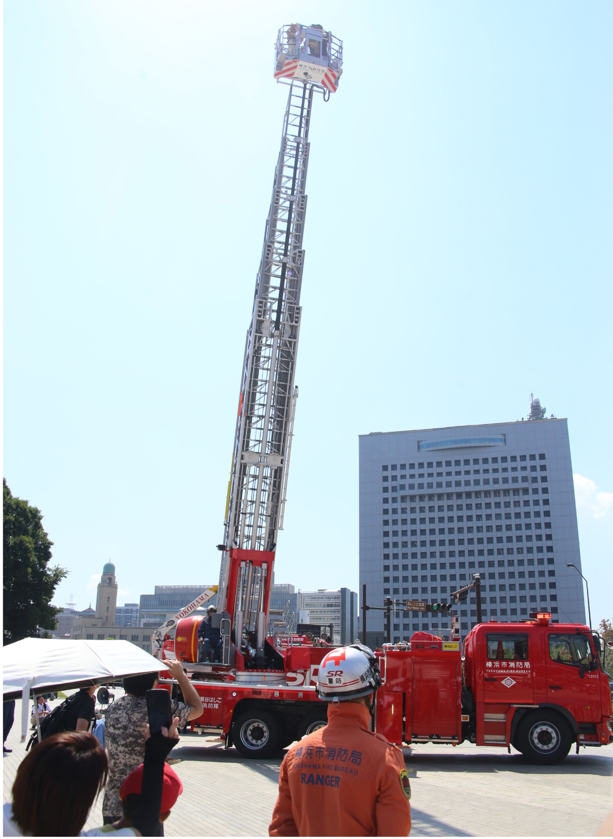 はしご車も登場（昨年の様子）