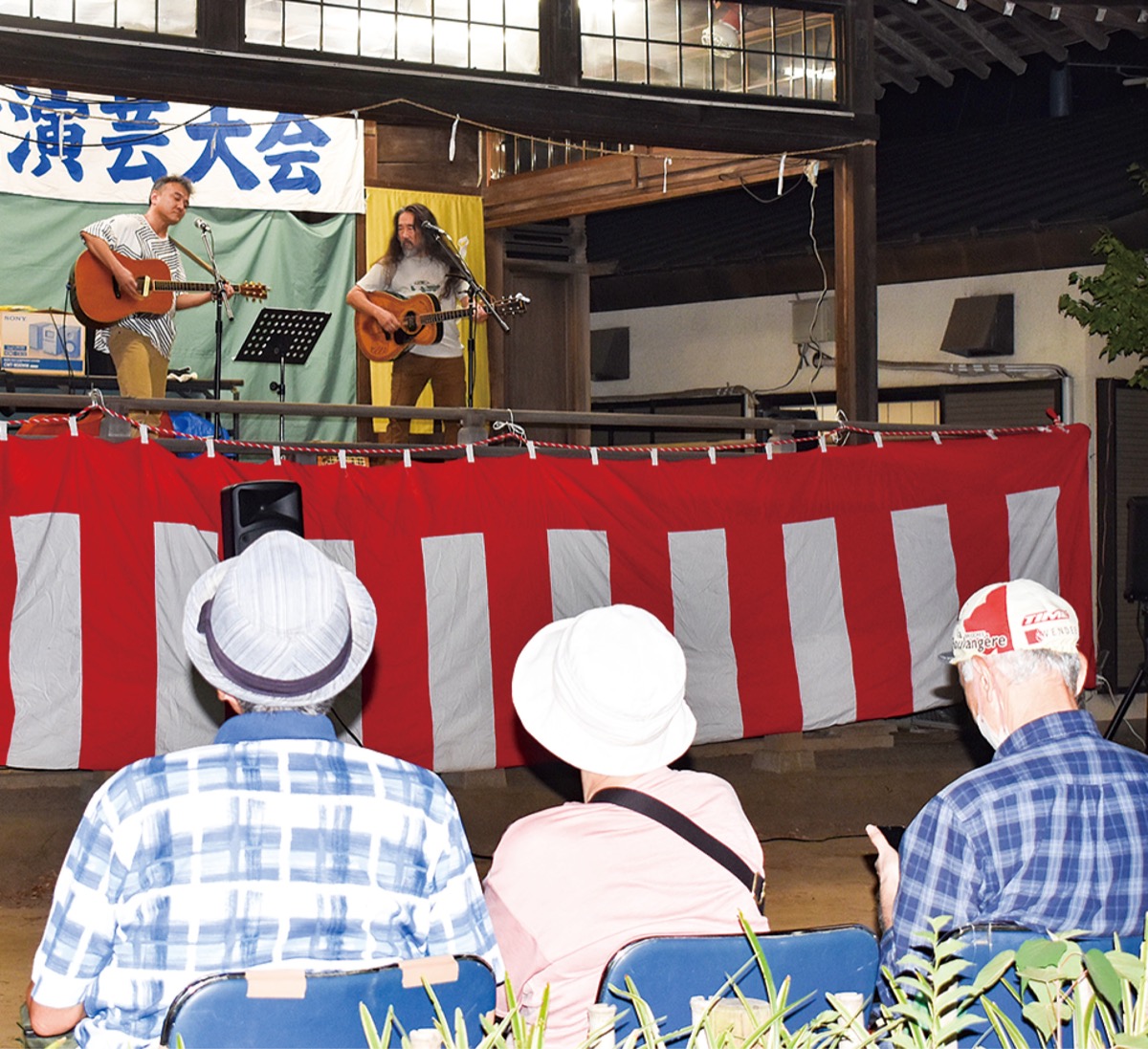 音楽と食で境内に活気