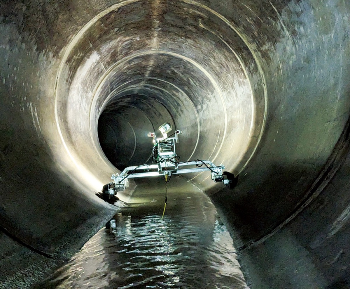 腐食やひび割れ確認