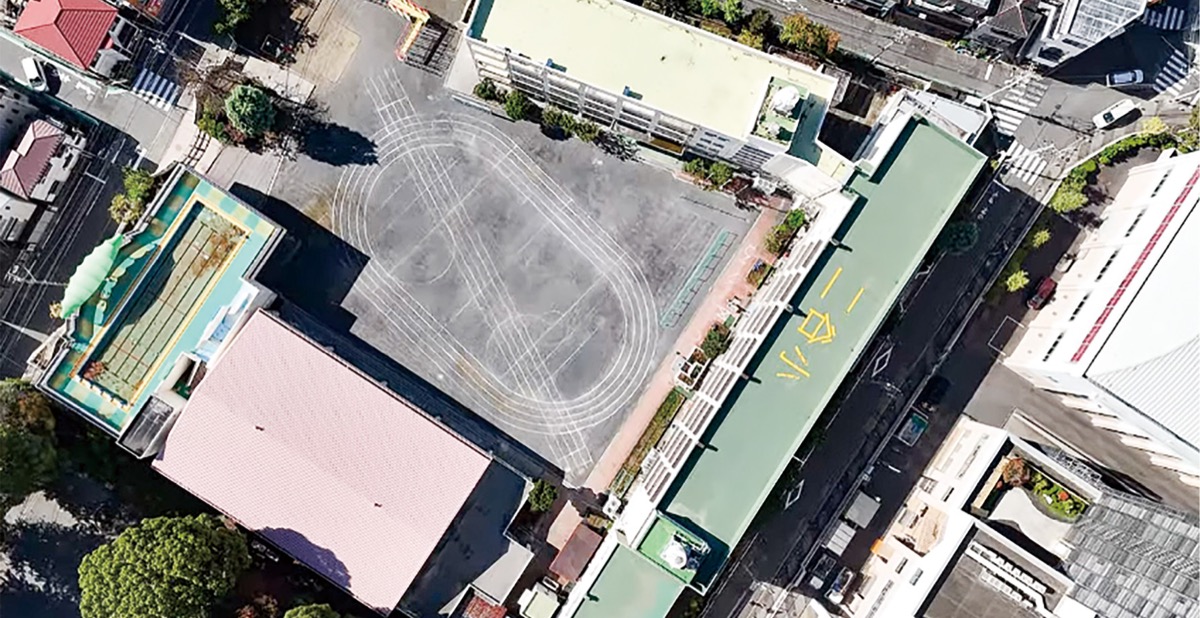 ドローンによる校内映像も披露された