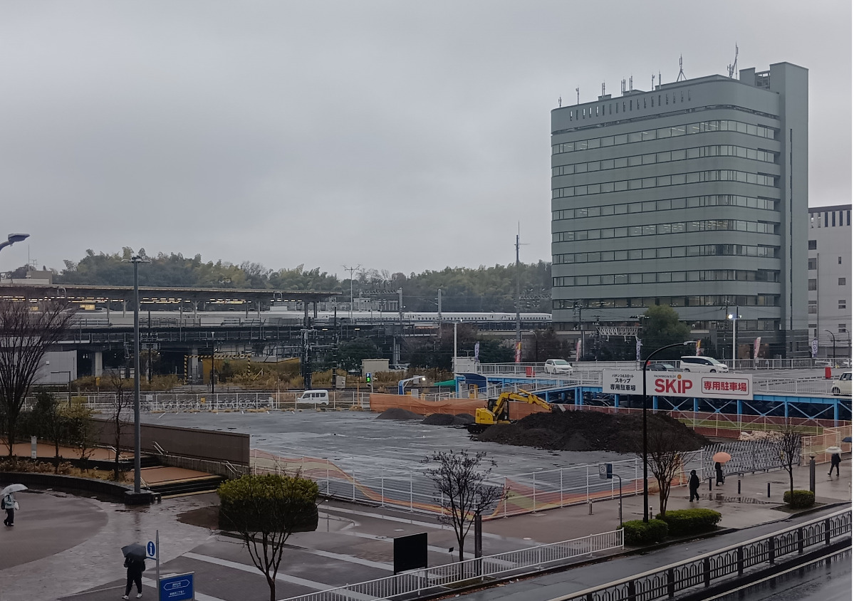 大型図書館、新横浜に