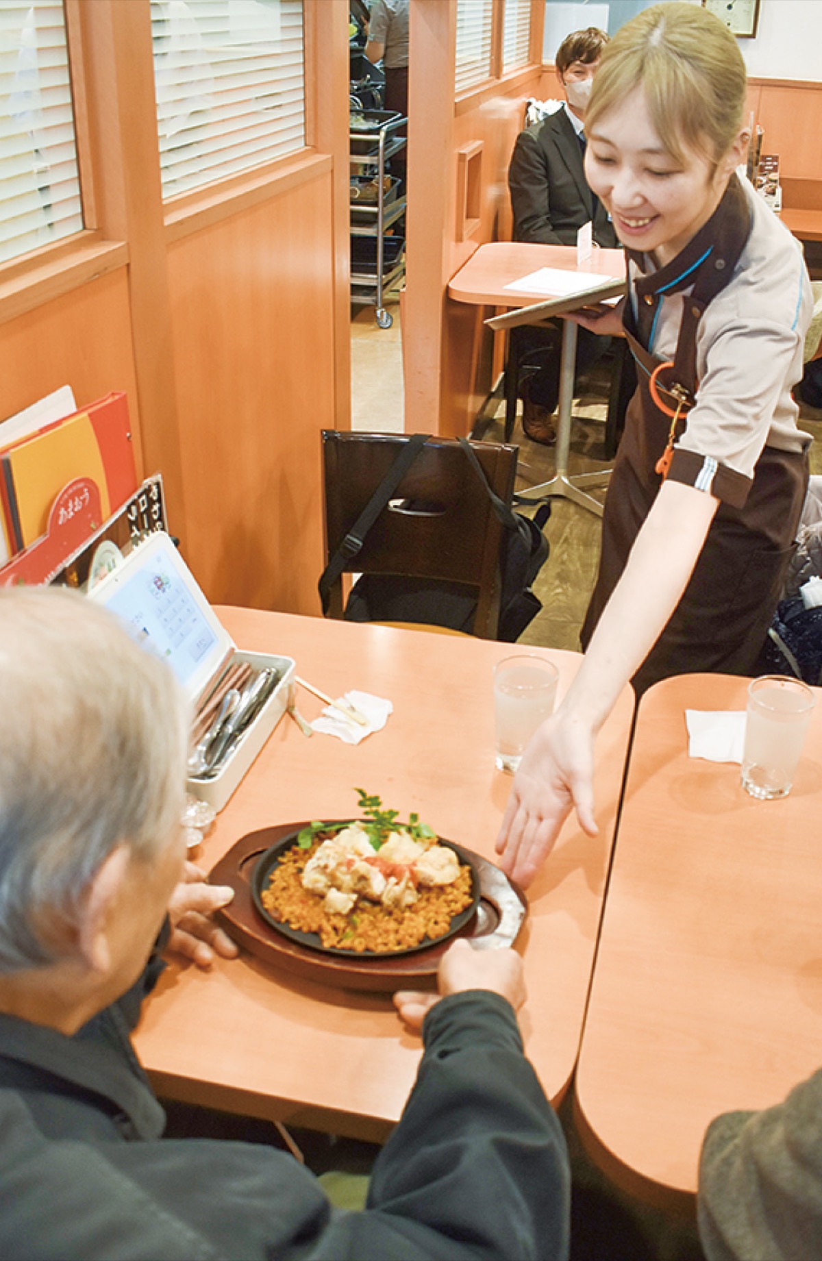 デニーズで｢認知症カフェ｣