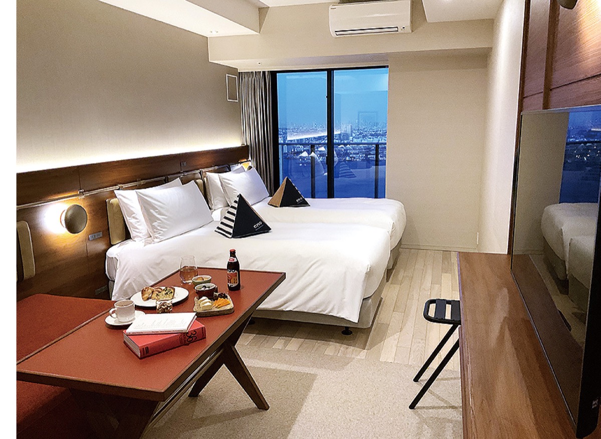 デラックスツインルームは１泊１部屋３万円程度〜（１部屋最大3人まで宿泊可）。