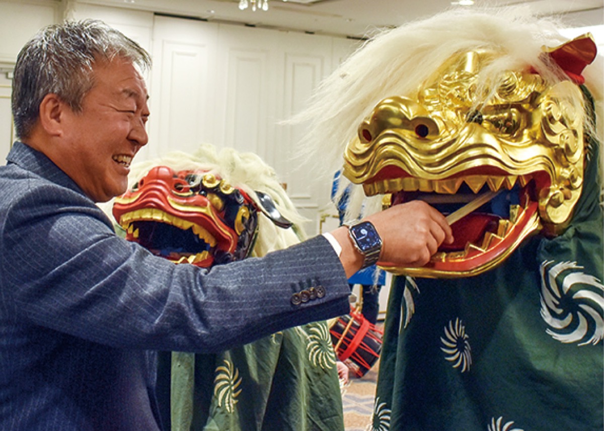 獅子舞も登場