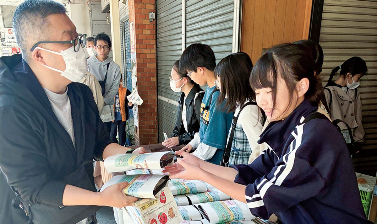 じゃぶ丼での販売の様子＝提供