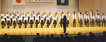 50周年を記念して結成した「桐蔭学園混声合唱部」が、学園歌を合唱