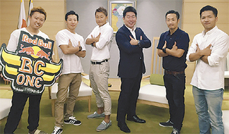 福田市長（右から３番目）を囲むメンバー
