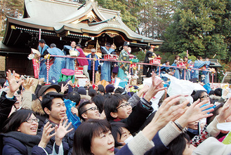 昨年の馬絹神社の節分祭の様子