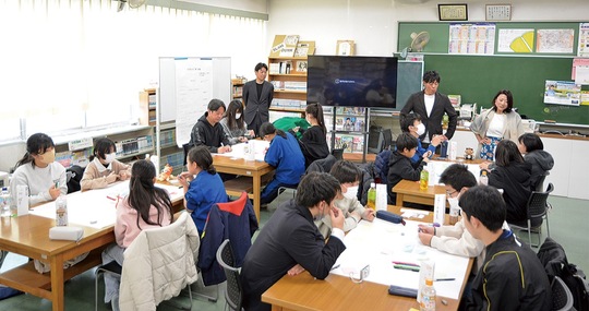 議論する参加者