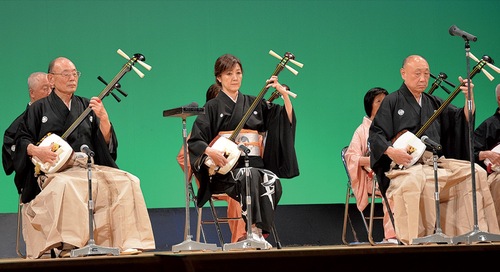 三味線団体の演奏