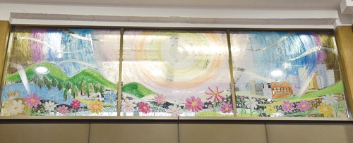 ２階ロビーから見た絵