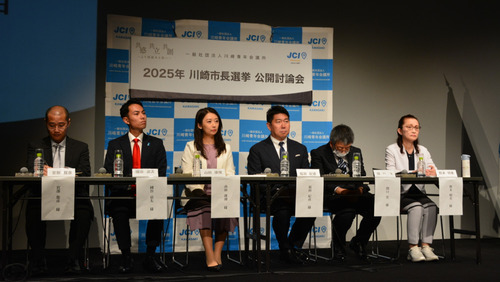 左から宮部氏、國谷氏、山田氏、福田氏、関口氏、野末氏