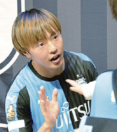川崎フロンターレ 連覇へ「より攻撃的に」 地元出身・齋藤選手が加入