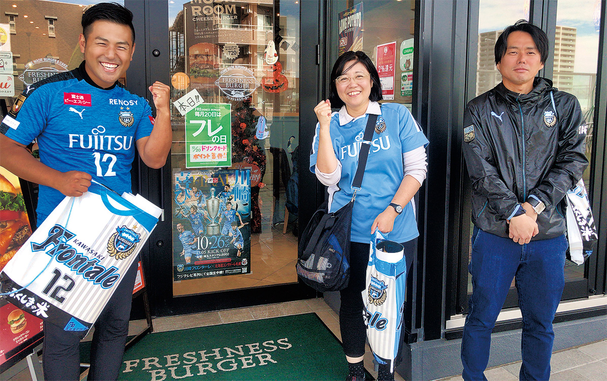 飲食店にポスターを掲示し、優勝を祈願