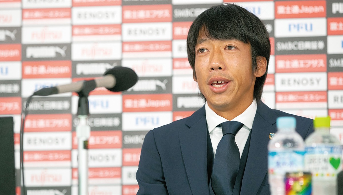 引退会見する中村選手　©川崎フロンターレ