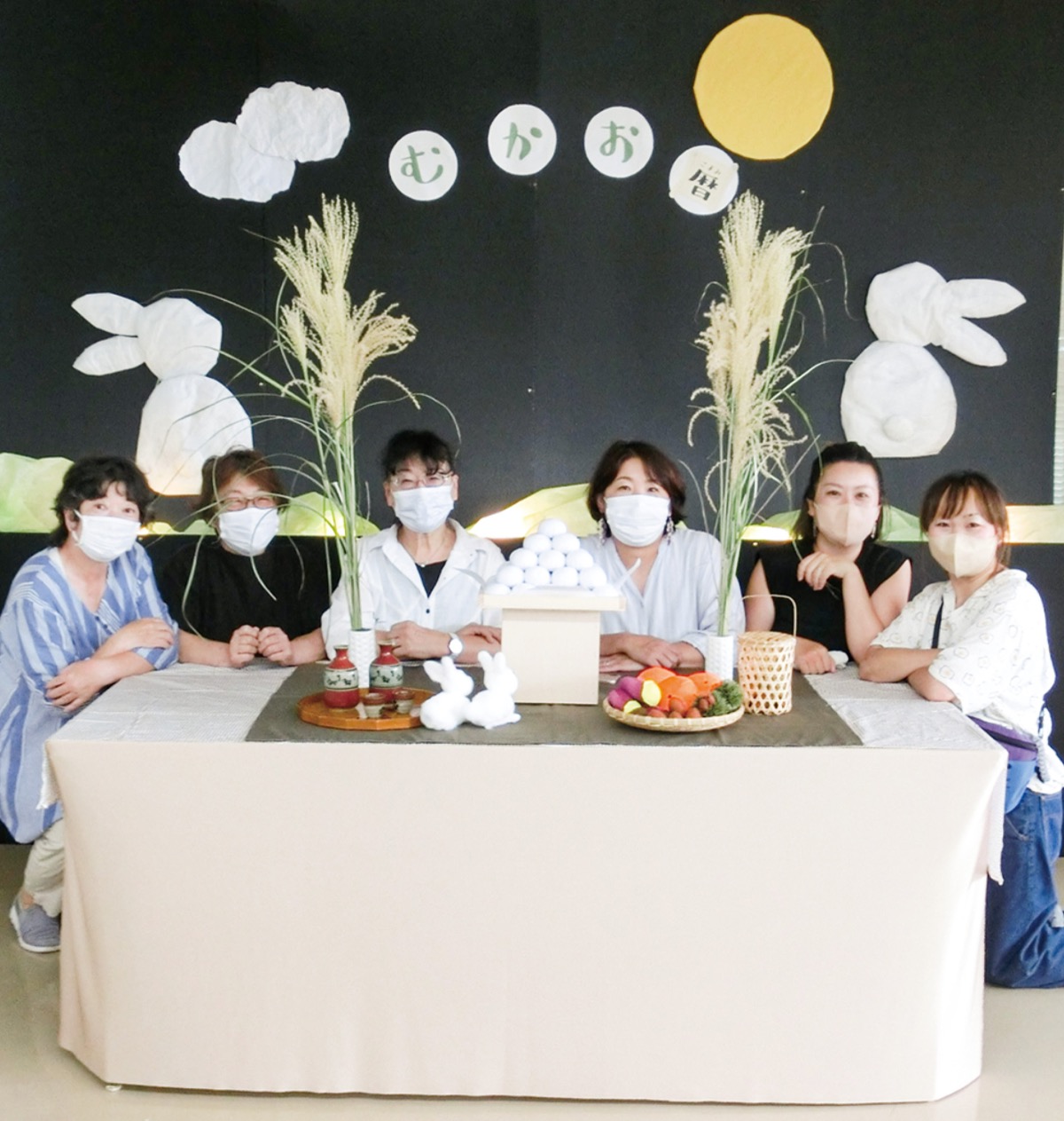 月見の由縁伝え 向丘出張所に十五夜飾り 宮前区 タウンニュース