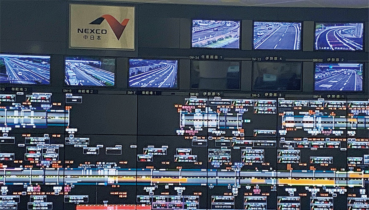 実際に｢管制センター｣を見学可能