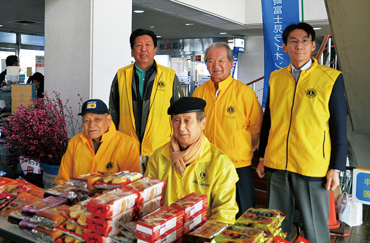 献血活動を行ったメンバー