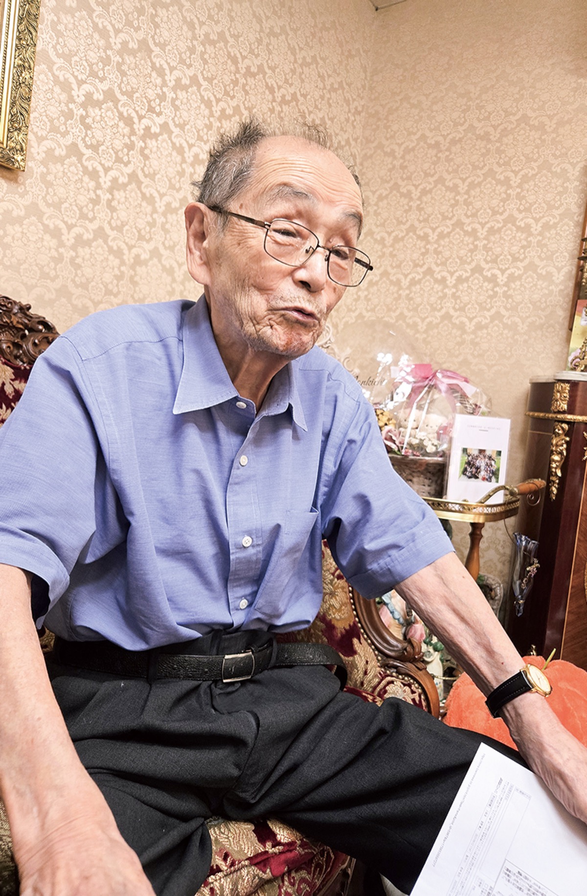 祖母の胸で、震え止まらず