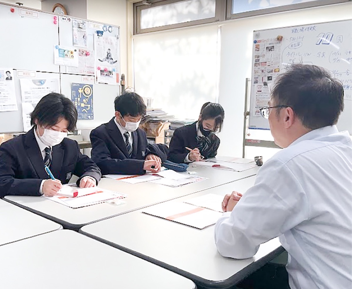 宮崎中３人が一日記者に
