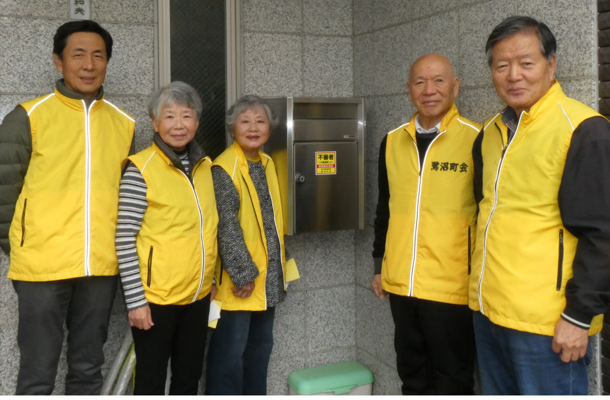 防犯ステッカーを配布