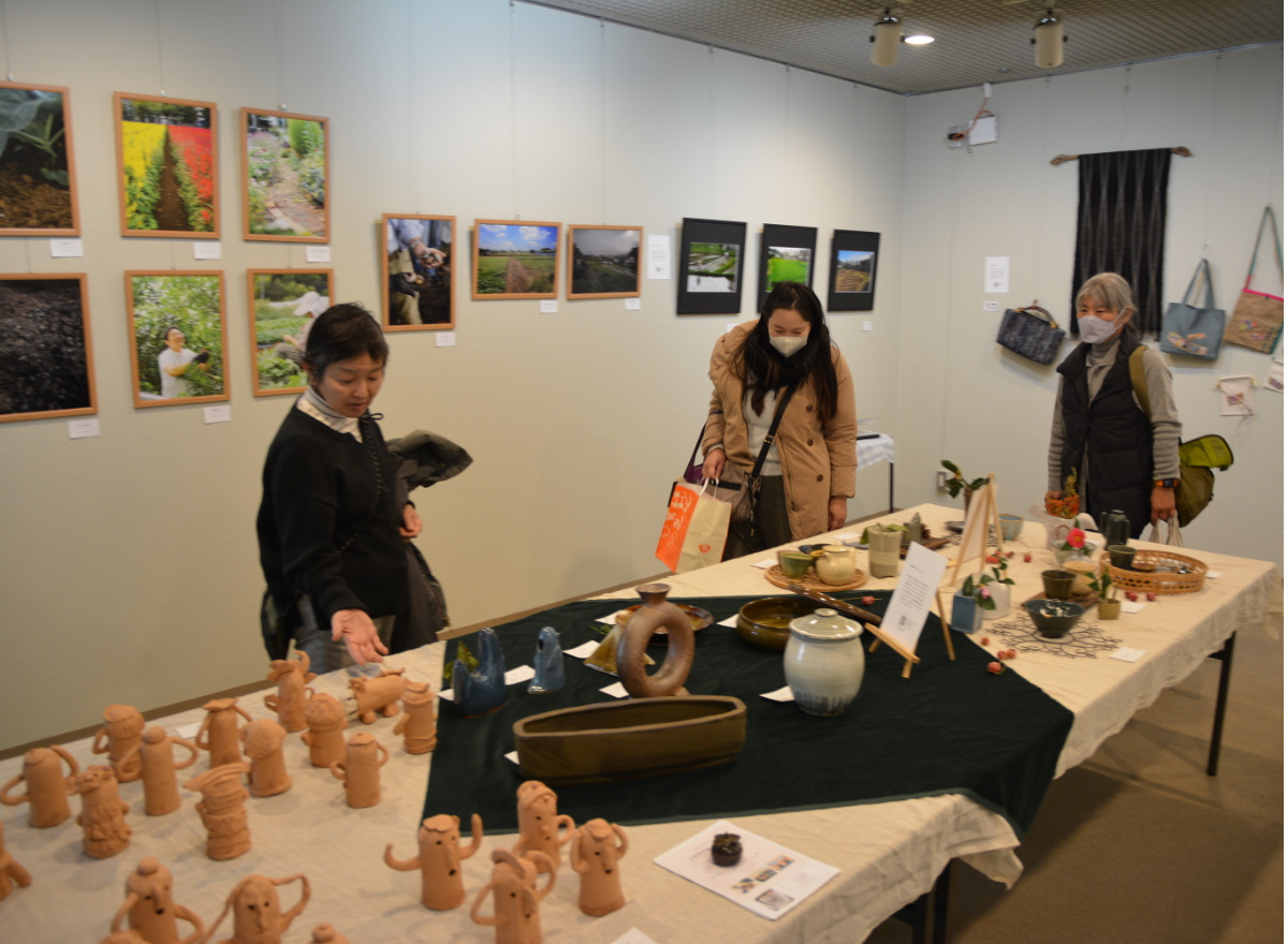 土と暮らしアートで結ぶ