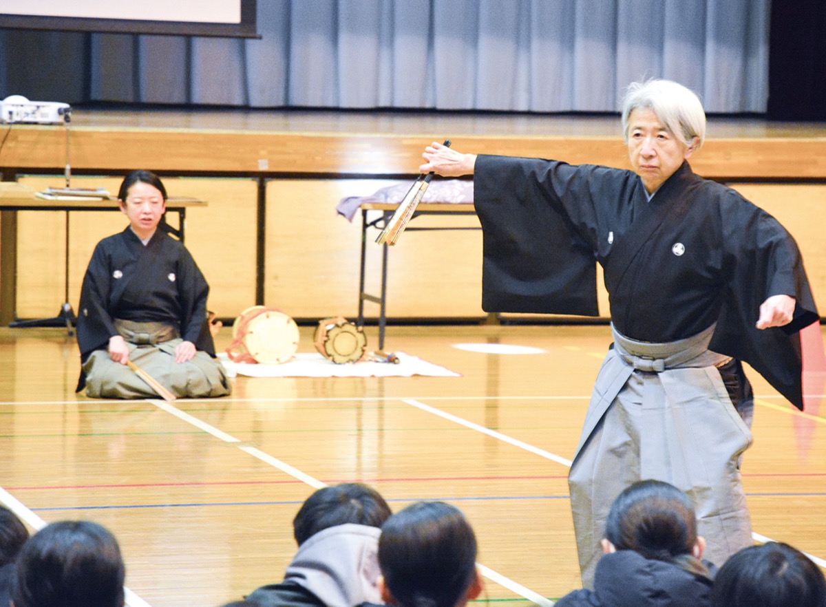 本物の能を体験