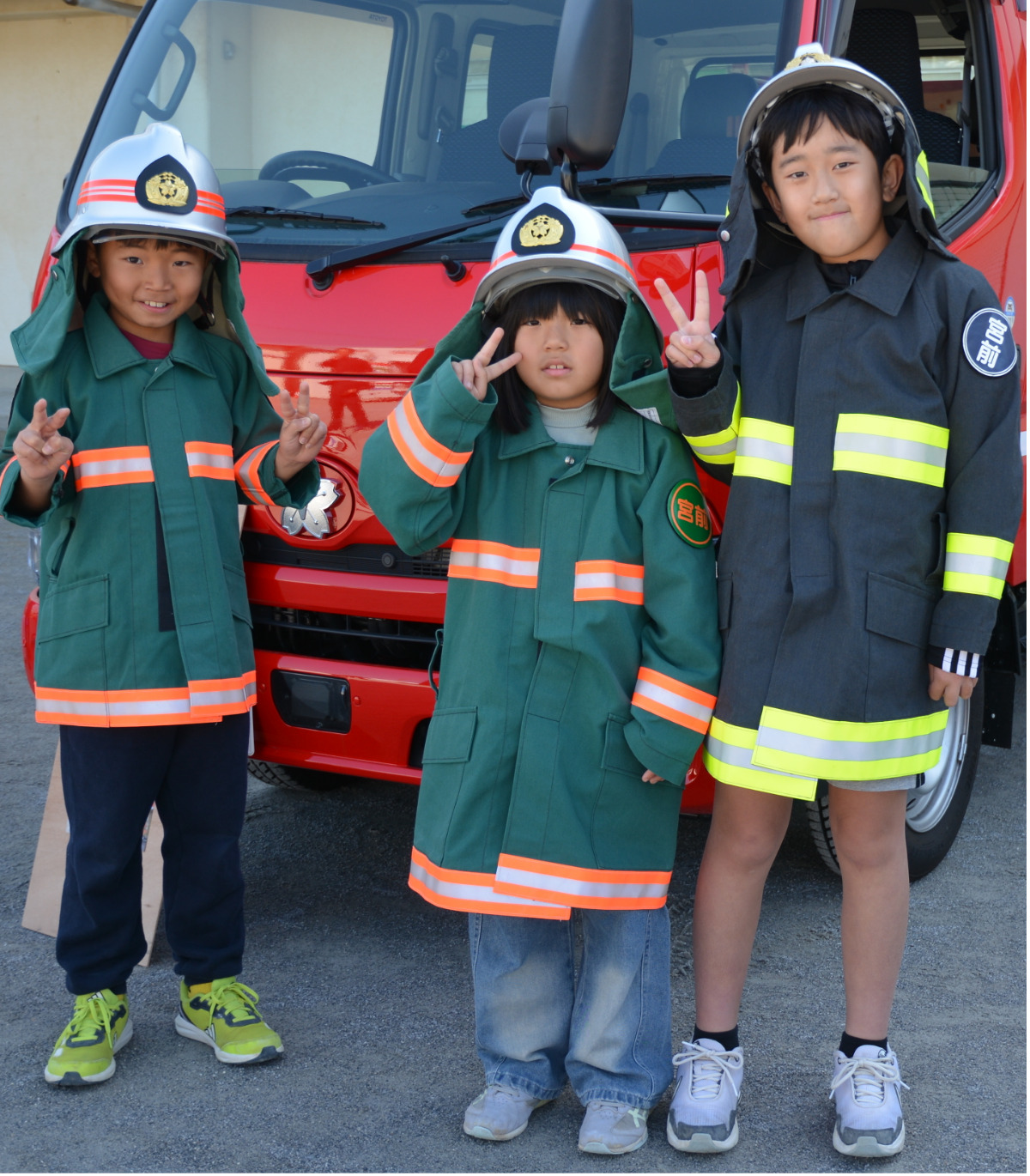 消防服でハイポーズ