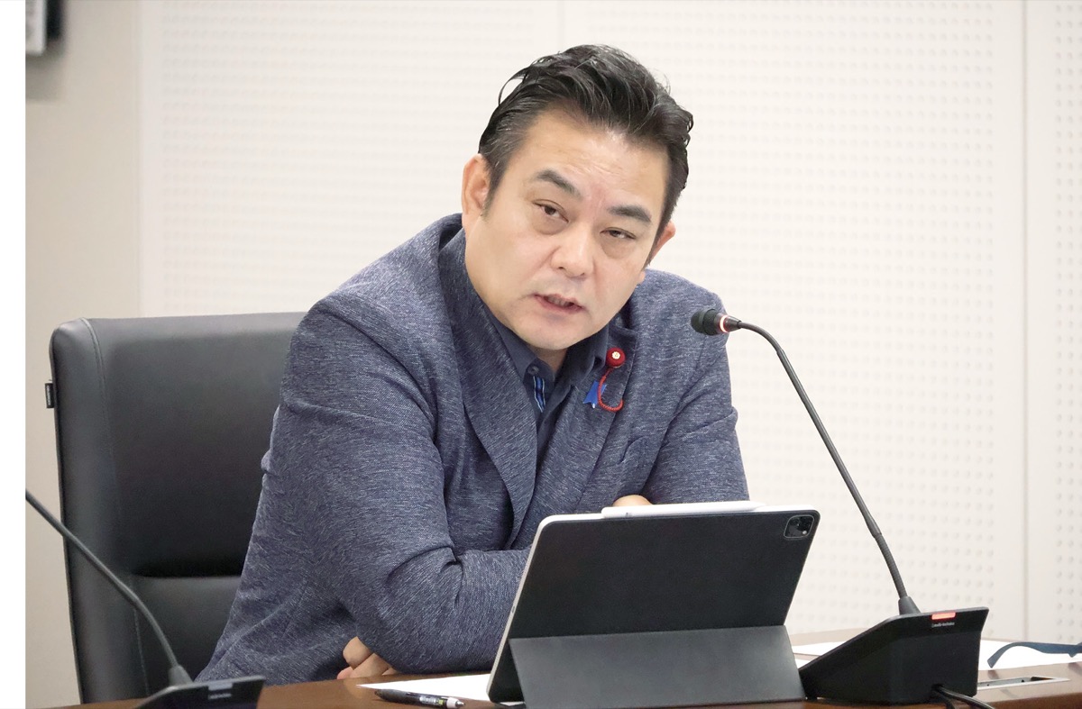 決算審査特別委員会での様子
