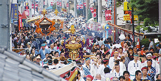 大勢の人でにぎわった昨年の高津区民祭