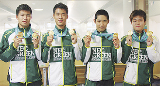（写真上）ＮＥＣＧＳＣの（左から）森さん、末永さん、山尾さん、関澤さん