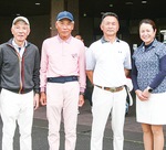 田中会長も自らプレー（左から２人目）