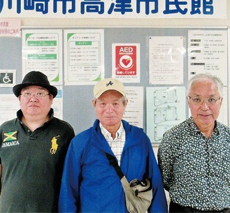 ｢３人展＋１｣を行う（左から）黒沢進士さん、齋藤政義さん、森田隆さん