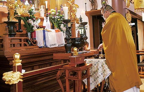 「お焚き上げ」の様子（写真は過去）