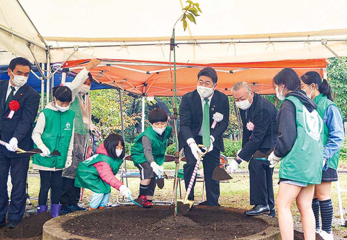 達成「川崎市民１００万本植樹」