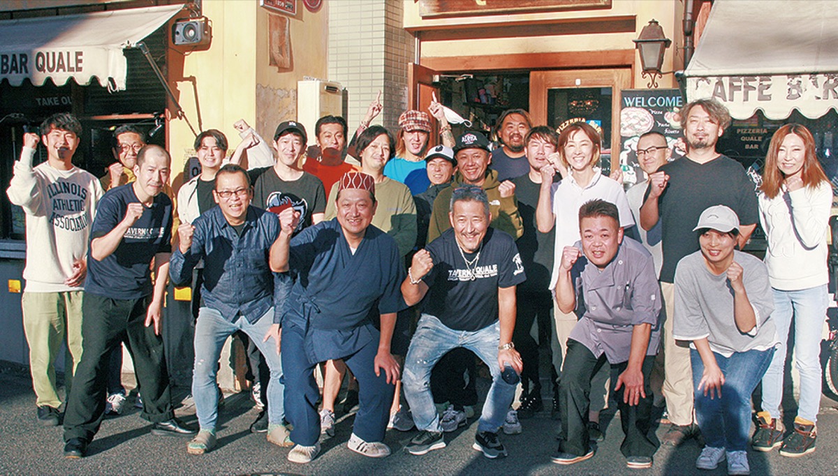 催しを前に気合を見せる各店舗のメンバー