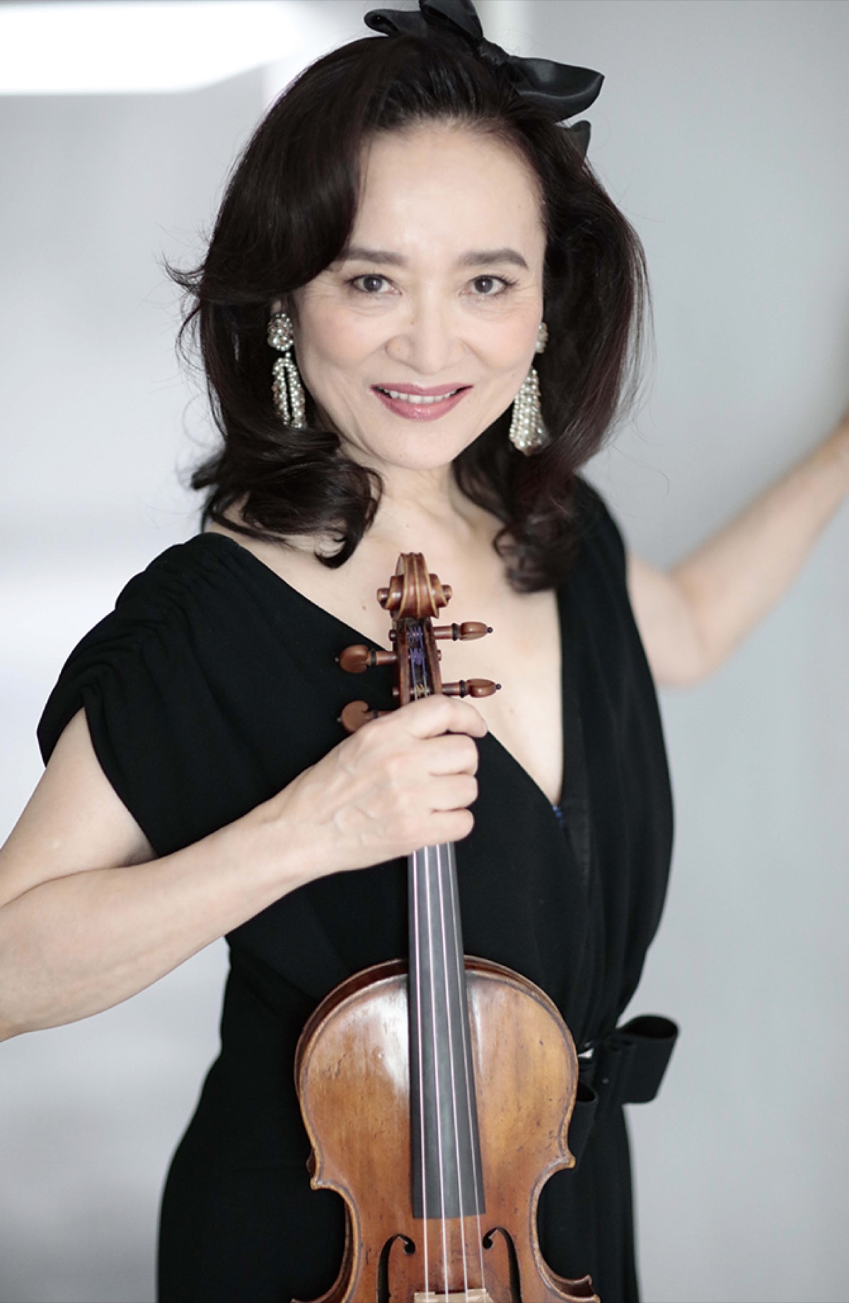 無伴奏リサイタルを行う前橋汀子氏　©篠山紀信