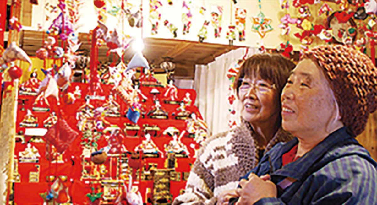 かわいい雛飾りにうっとり（写真は過去の様子）