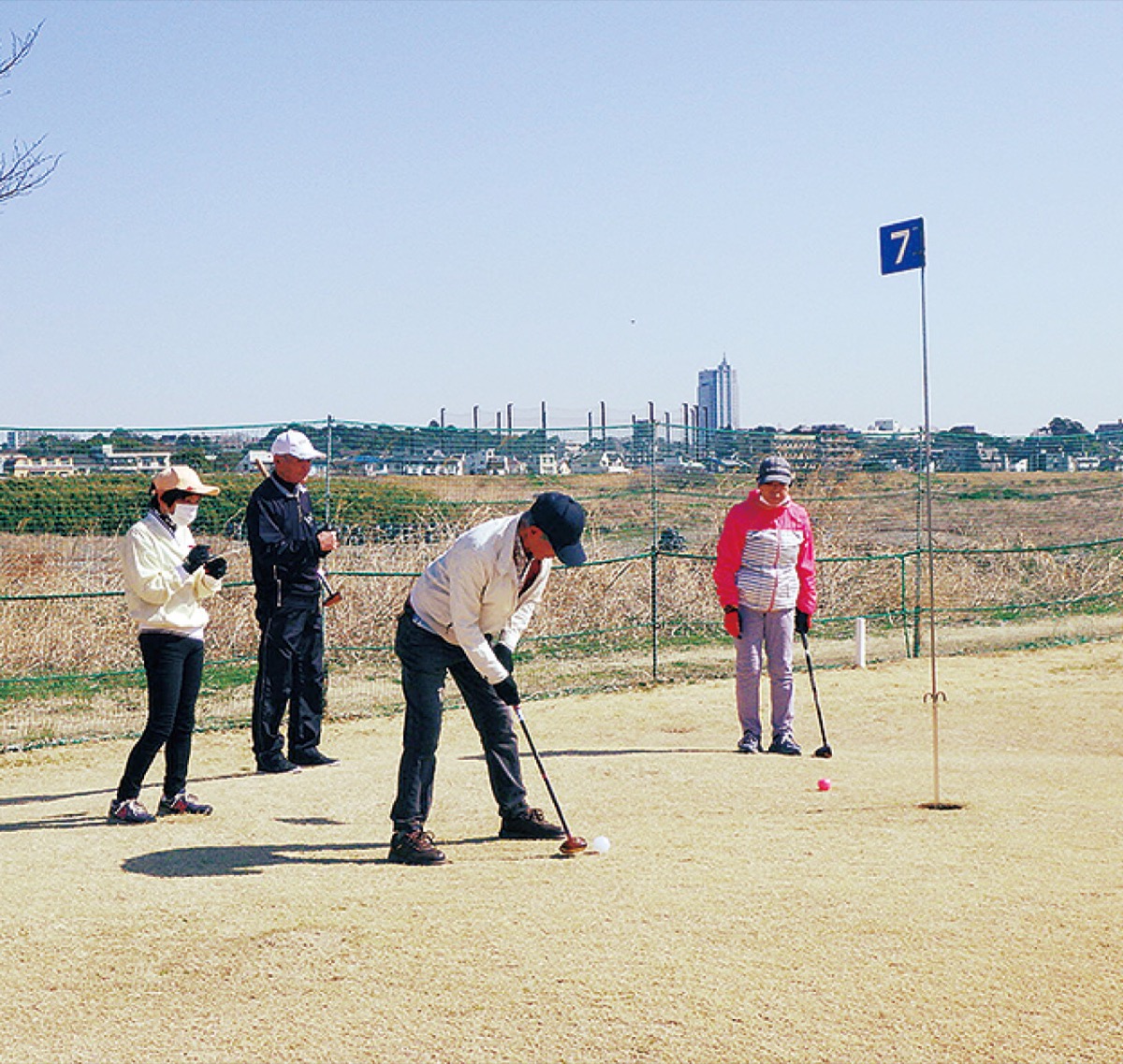 皆、真剣な様子でプレー