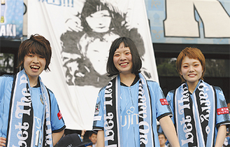 メンバーの（右から）松岡さん、宮崎さん、吉川さん
