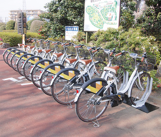 川崎市緑化センターに設置されたサイクルポート