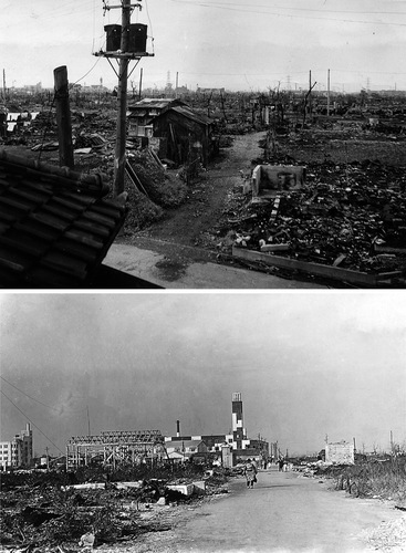 ㊤渡田新町からみた市役所方面㊦市役所付近の焼け跡＝川崎市平和館提供