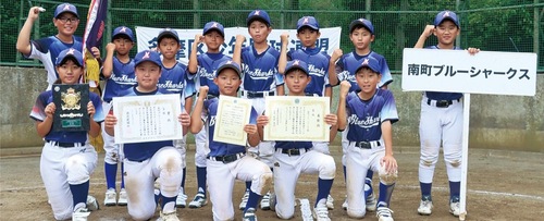 ブルーシャークスの選手ら