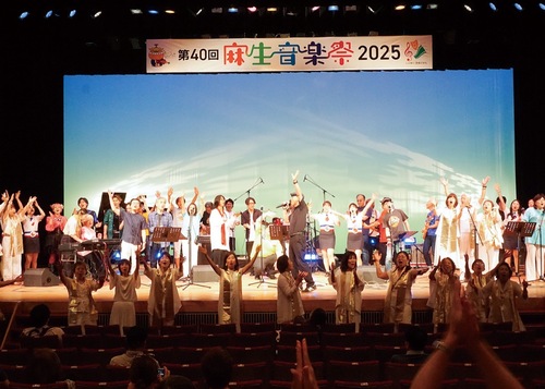 Specialバンドのステージ