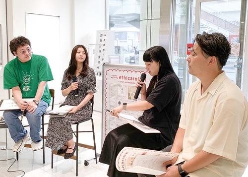 参加する北條准教授（左）