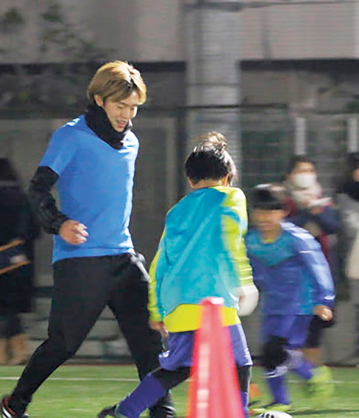 交流する齋藤選手