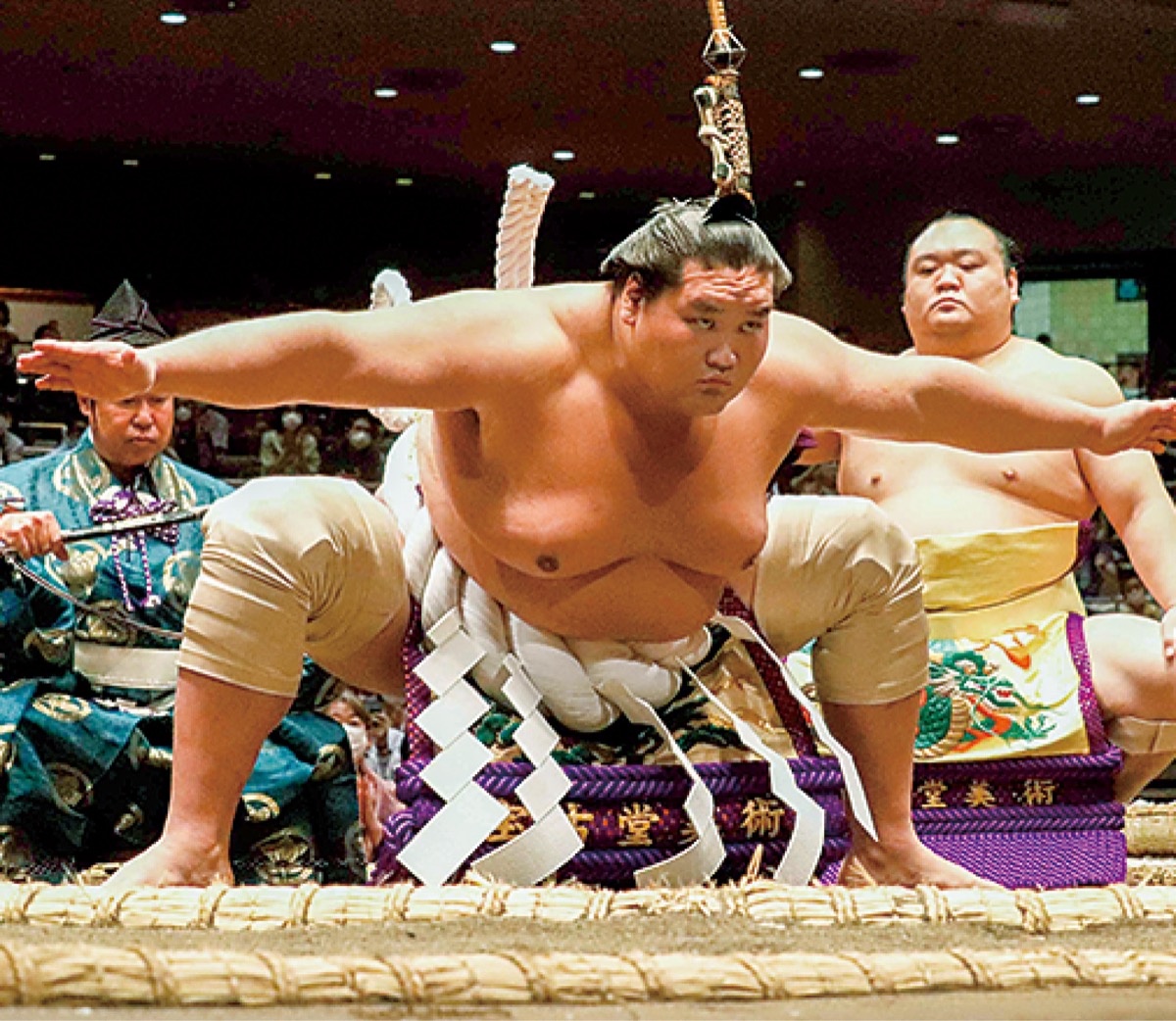 迫力ある横綱の土俵入り