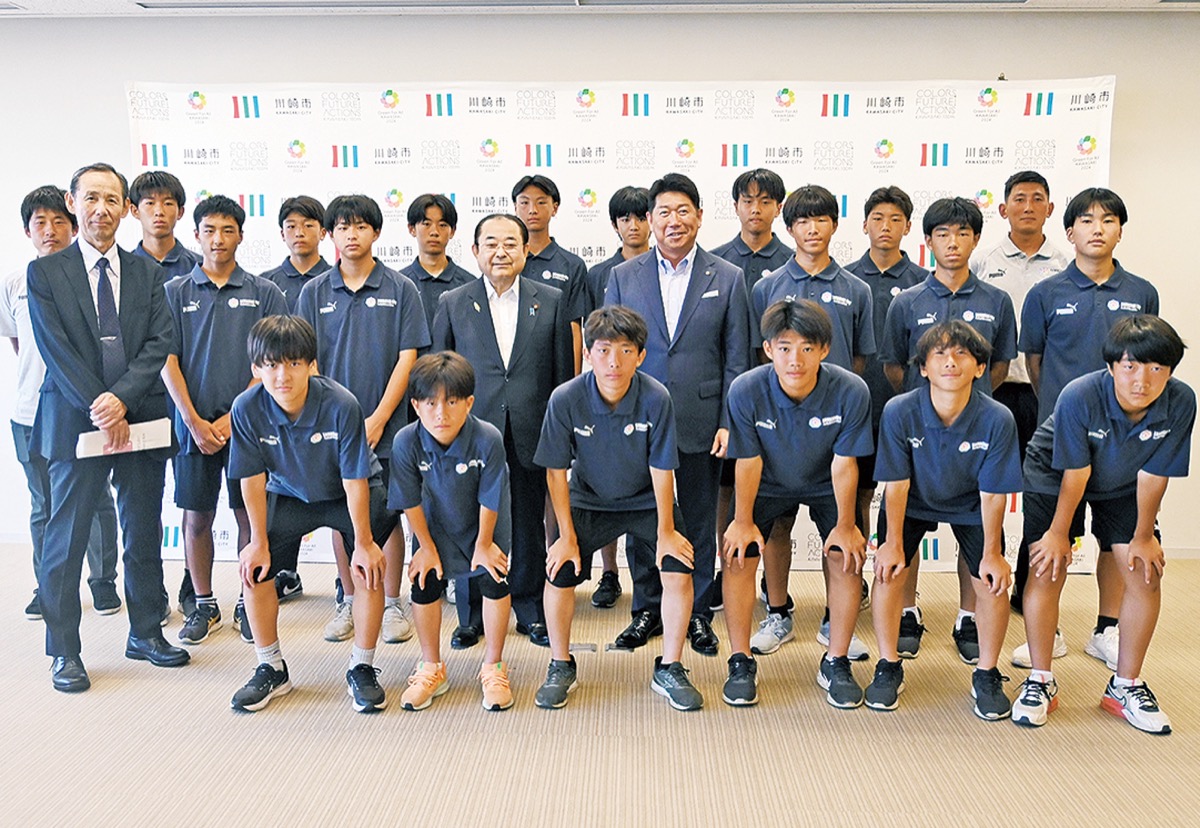 富川市を訪問するメンバー