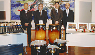 式に出席した（左から）浜田事務局長、北條理事長、渡部支店長、菅野支店次長