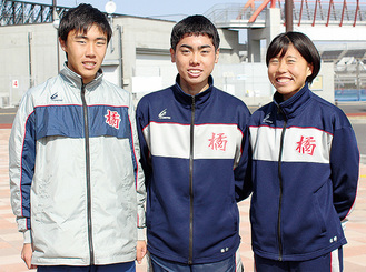 左から山田選手、福士選手、信櫻選手